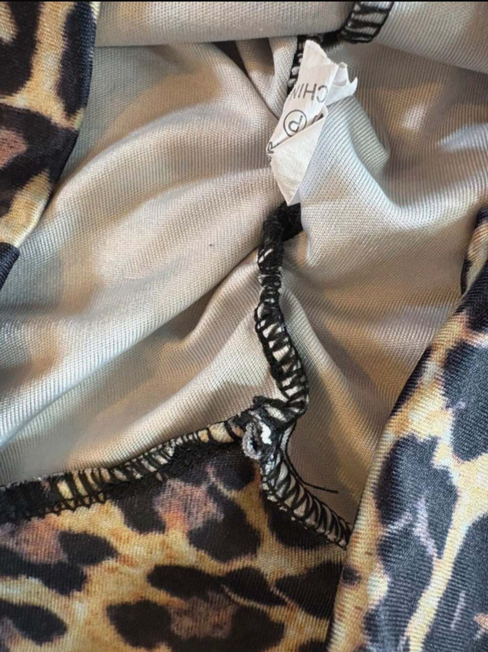 Leopard Print Ruched Butt High-Waisted Mesh Spliced Yoga Leggings - Picture 3 of 5
